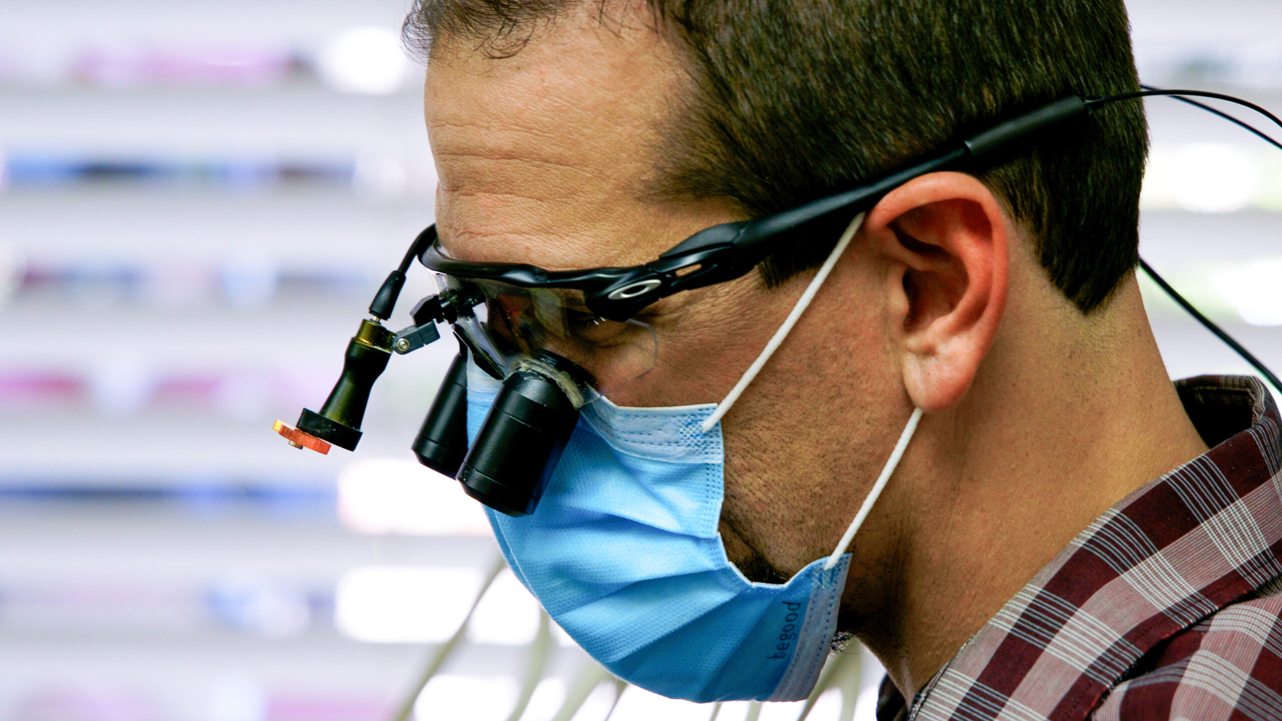 Looking For A Gift For A Dentist?    Thoughtful Ideas They’ll Actually Use